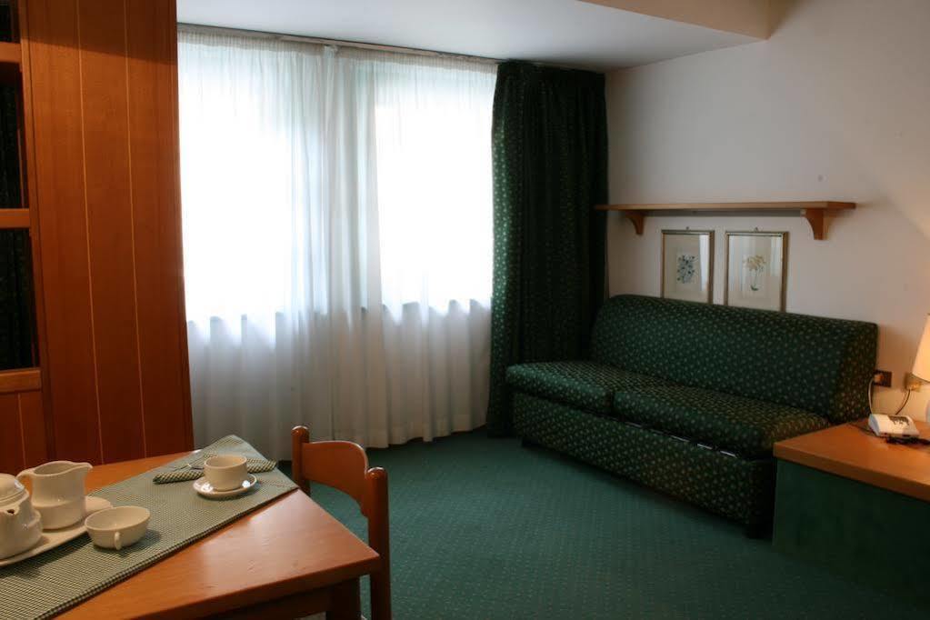 Residence Hotel Sport Campiglio Madonna Eksteriør billede